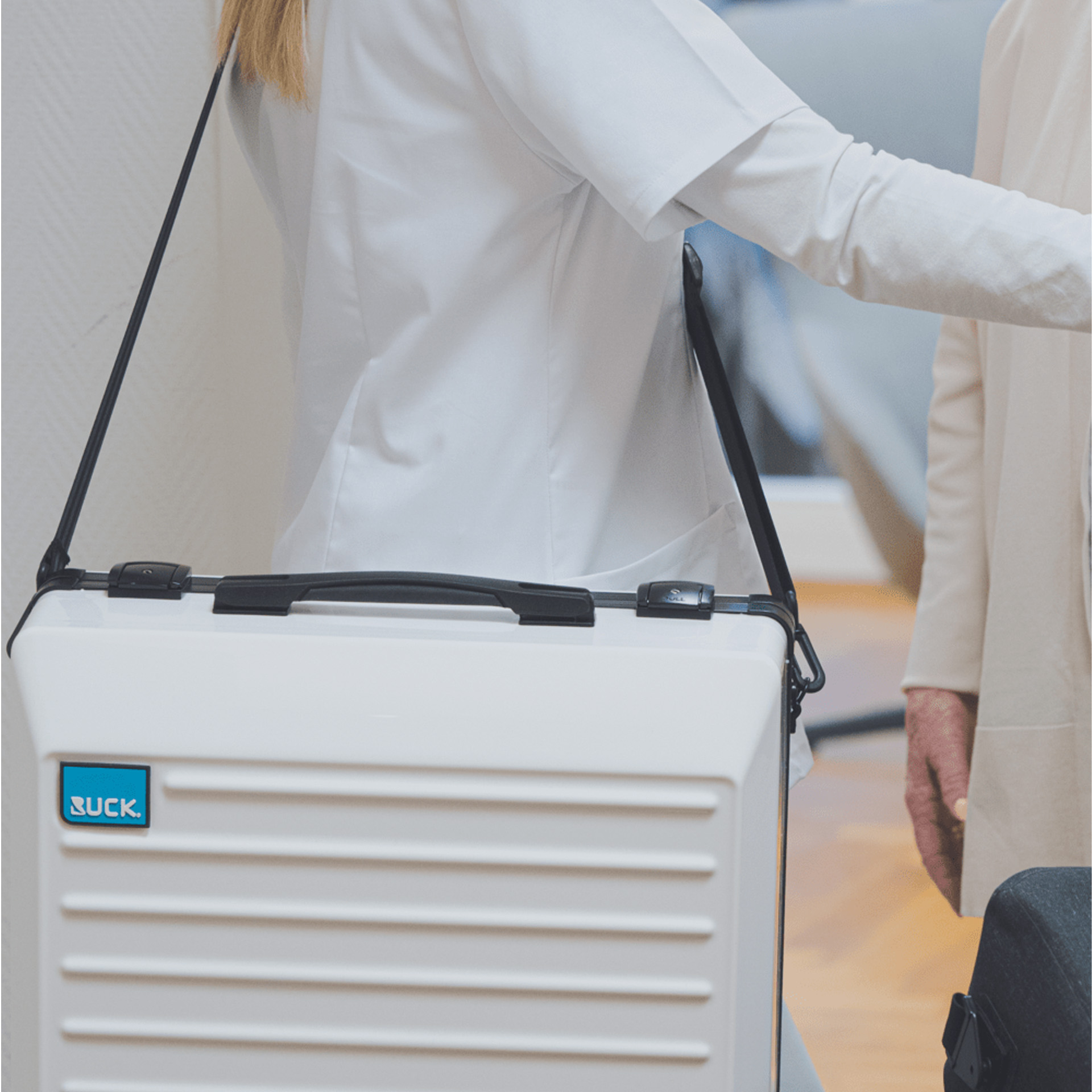 RUCK mobilsystem Koffer für Fußpflegerät mit Lupenleuchte weiß