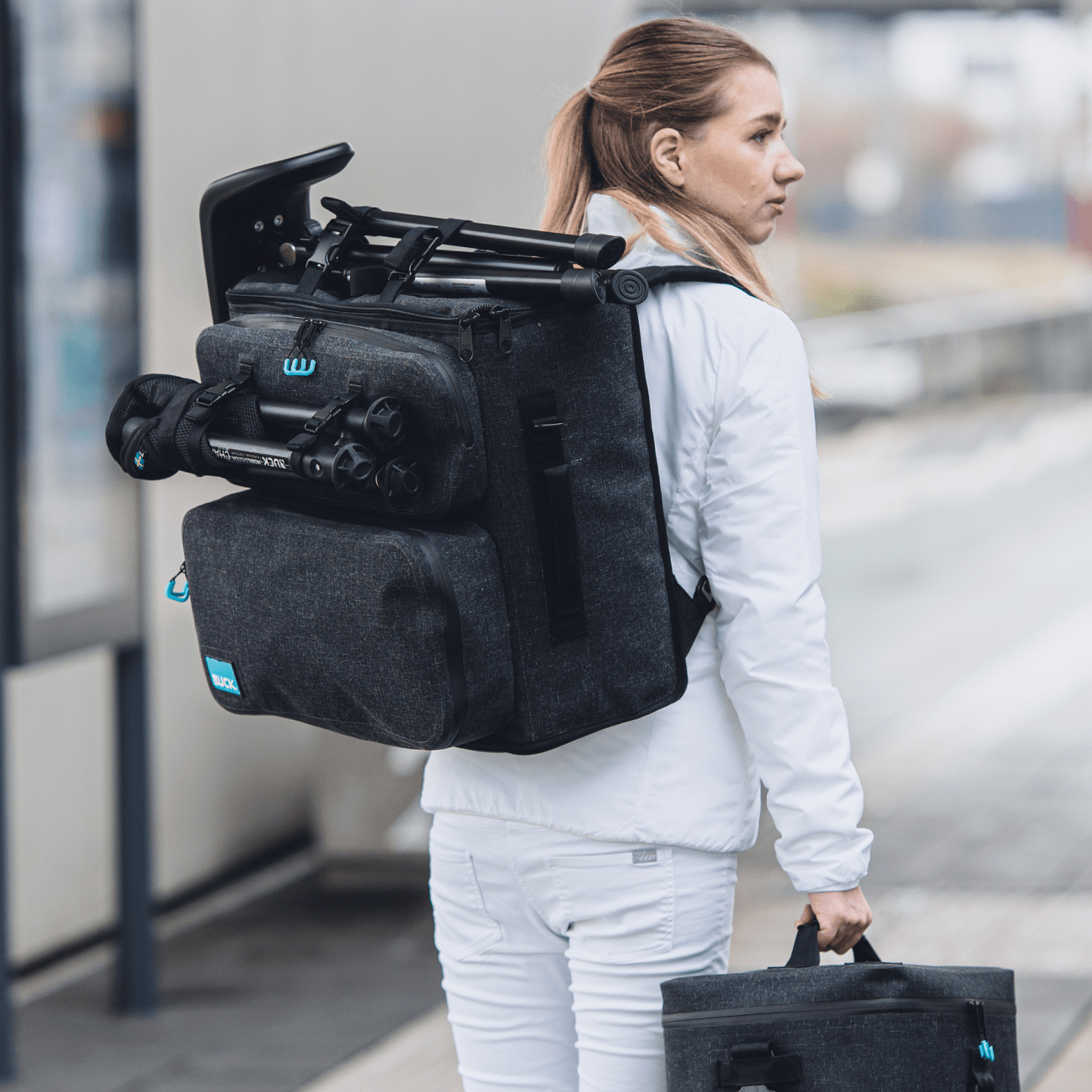 Ruck Rucksack für Fußpflegegerät mit Leuchte weiß_Caremed07 Rucksack für Fußpflegegerät inkl. Geräteeinsatz